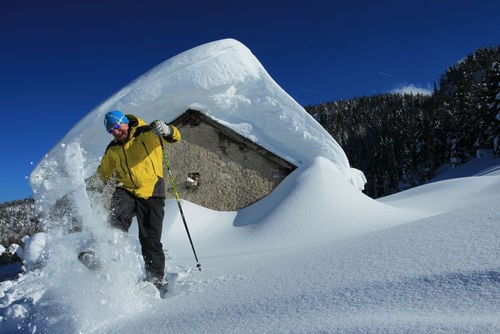 Come vestirsi per camminare con le ciaspole by trekking.it - Azienda per il  turismo Alpe Cimbra Folgaria Lavarone Luserna Vigolana S. cons. p. A.
