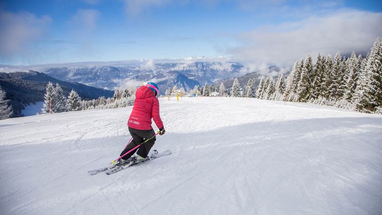 Alpe Cimbra v Trentinu vše je bezpečně připraveno pro lyžaře!