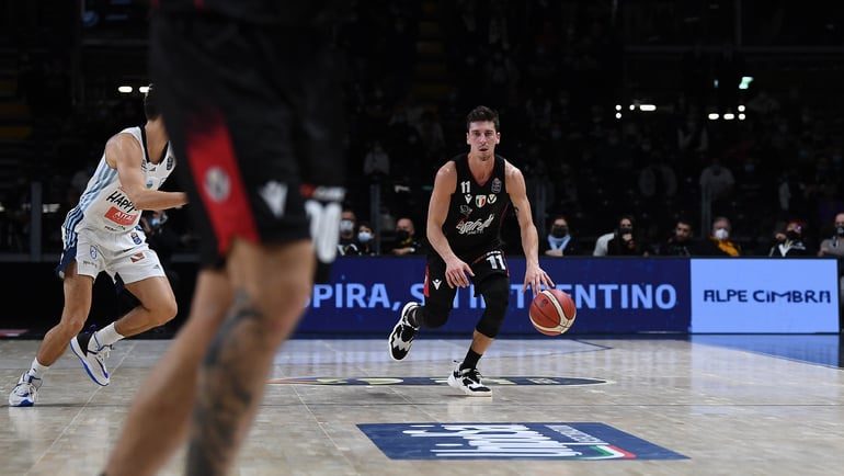 Alpe Cimbra e Folgaria Basketball Camp presenti domenica al big match di serie A Virtus-Olimpia