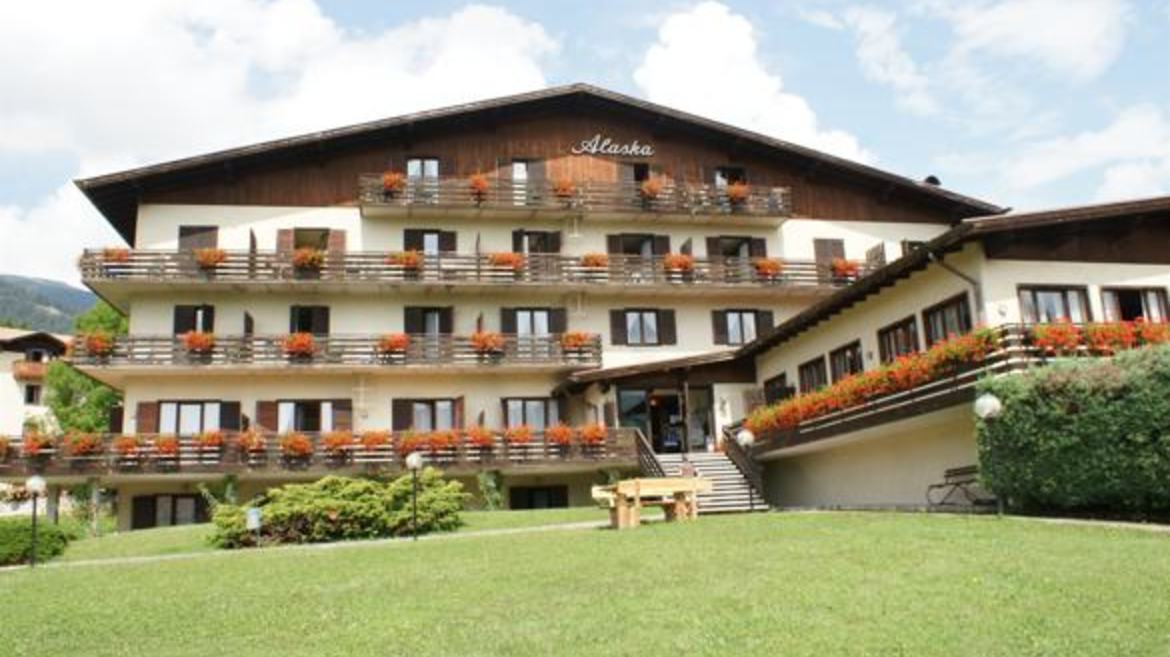 ALASKA CLUB RESIDENCE