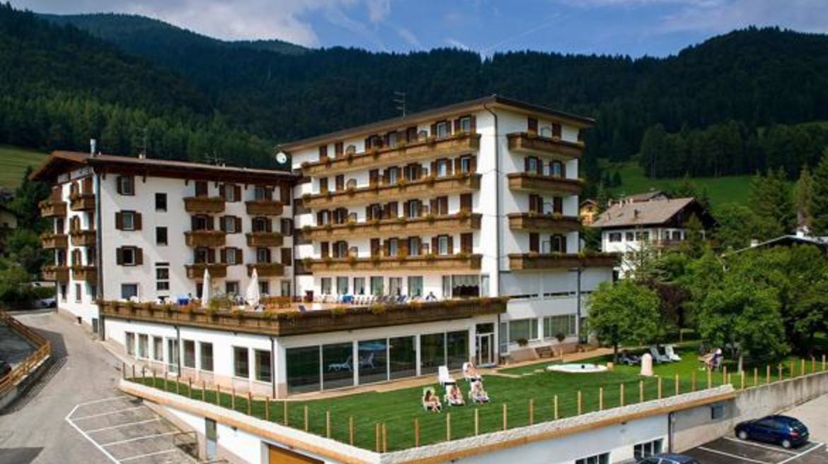 GRAND HOTEL BIANCANEVE