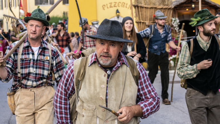 Brava Part: Die Magie der Traditionen kehrt nach Folgaria zurück – für ein unvergessliches Spätsommerwochenende.