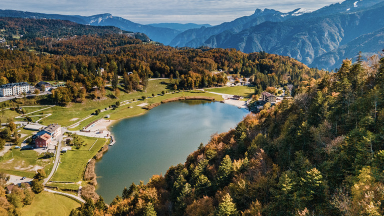 Mit dem Fahrrad durch die Farben des Herbstes und die authentischen Geschmäcker der Berge