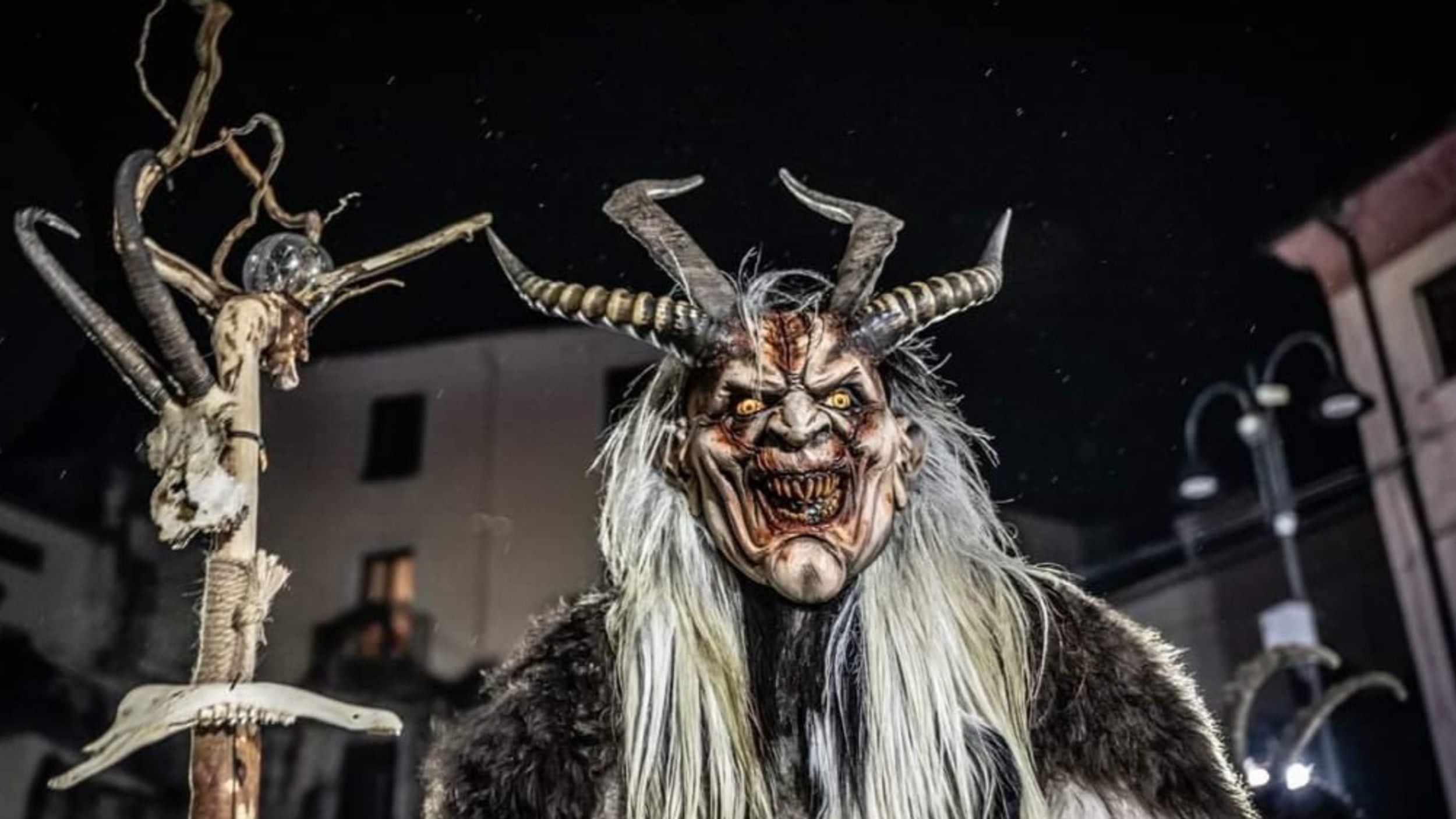Con i Krampu aria di Natale sull'Alpe Cimbra