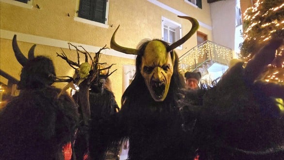 La magia dei Krampus arriva al Mercatino di Natale di Lavarone